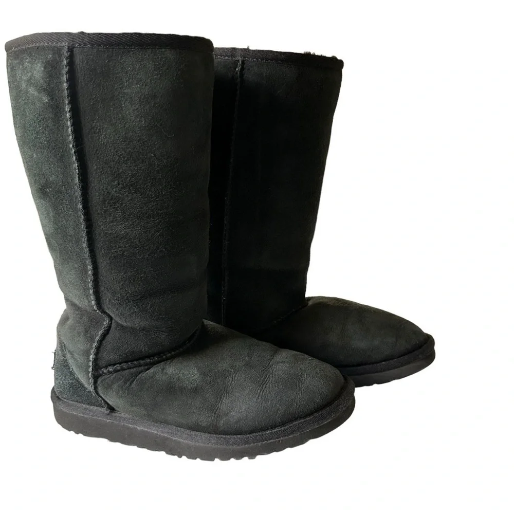 UGG CLASSIC TALL BOOTS BLACK SIZE 3